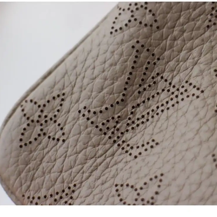 LV Bags 208B570109 0722